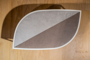 Высокий садовый столик