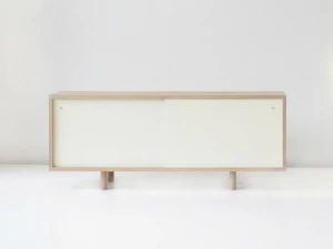 hollis+morris Буфет из лакированного массива с раздвижными дверцами
