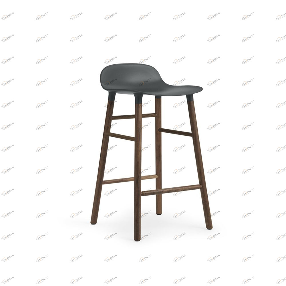 Барный стул Form с ножками из ореха 65 см, зеленый Normann Copenhagen 602790