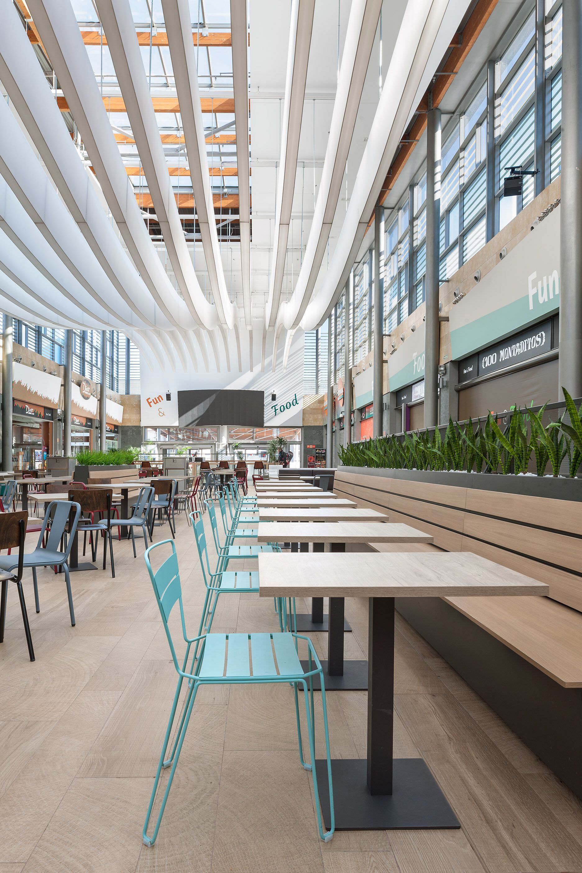 Стальной штабелируемый садовый стул iSimar Майорка ARCH-00122823 - Вид №4