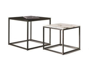 Квадратный металлический журнальный столик