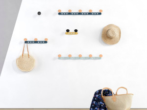 Стальная и деревянная настенная вешалка