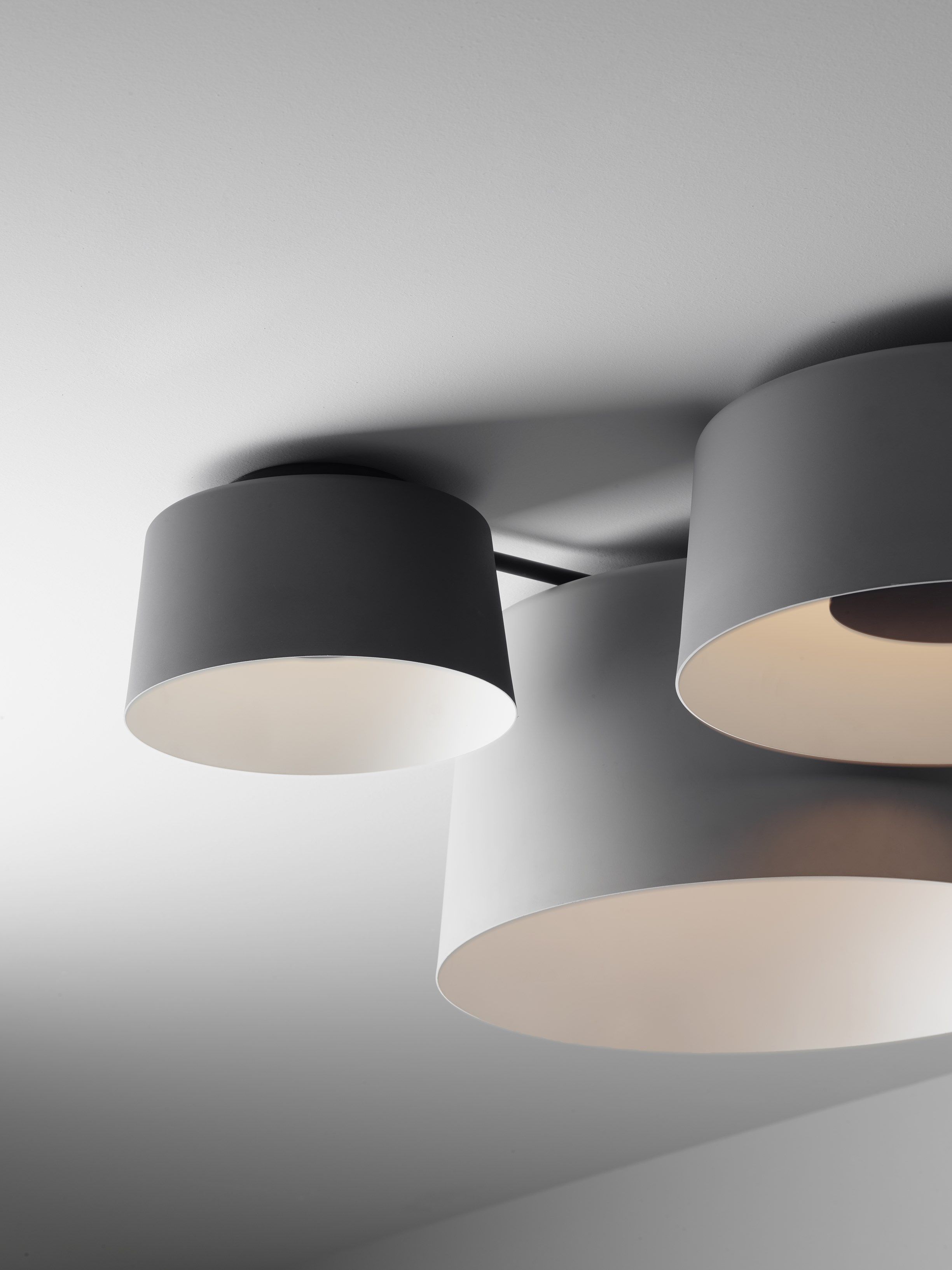 Алюминиевый светодиодный потолочный светильник Vibia Tube Free ARCH-00025119 - Вид №4