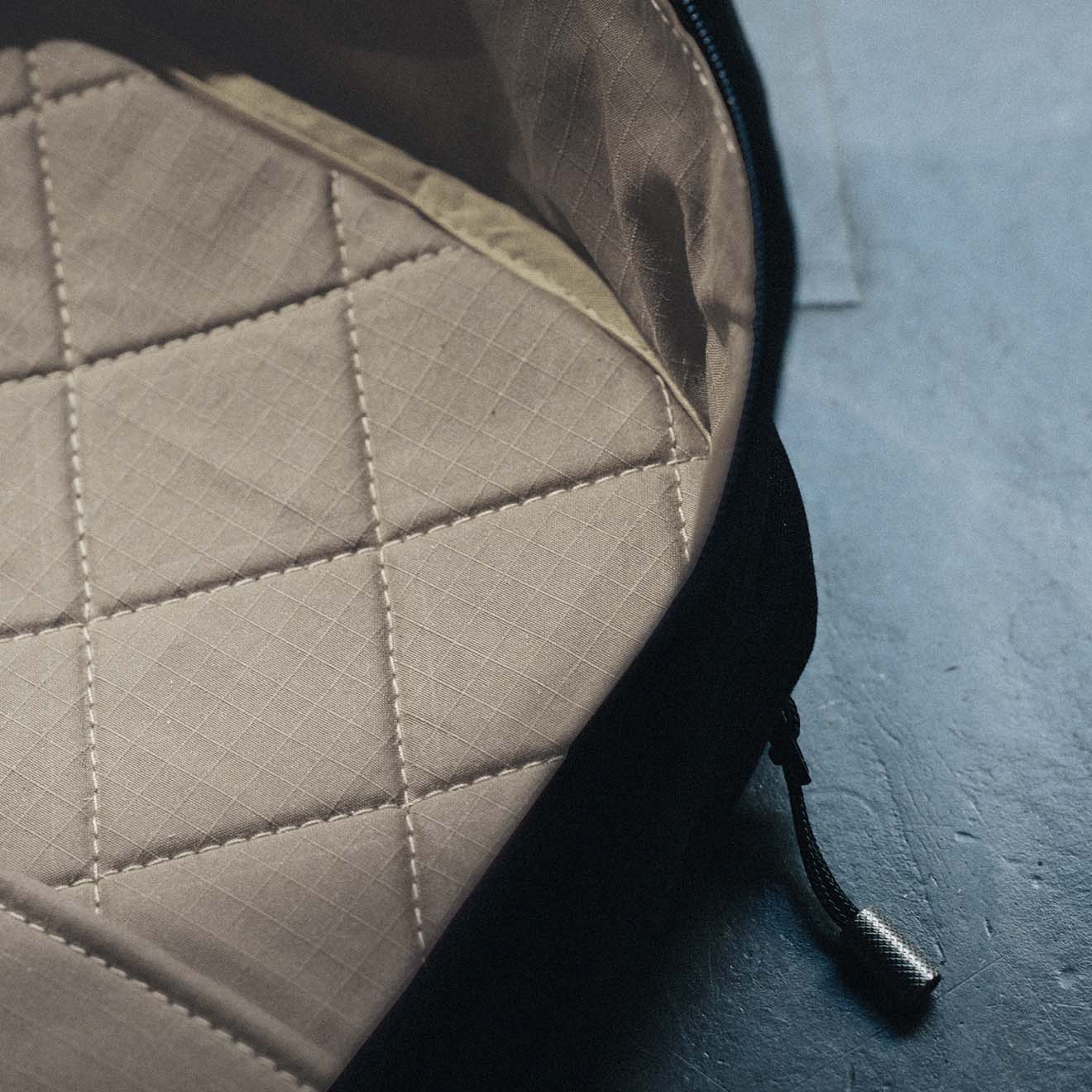 W301BLA-SAN-BRA Everyday Pack 21L - Песок / Латунь Wingback  - Вид №25