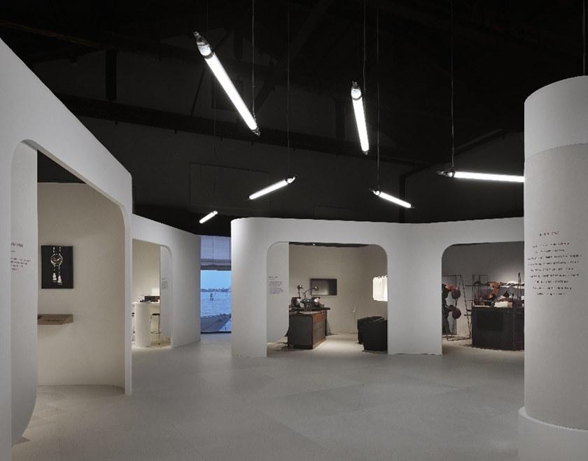 iGuzzini Светодиодный подвесной светильник из поликарбоната Isign sun-id-1466429 - Вид №5