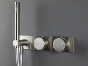 RIFRA Смеситель для душа / ванны настенный с переключателем и ручным душем Wave 1220171/2