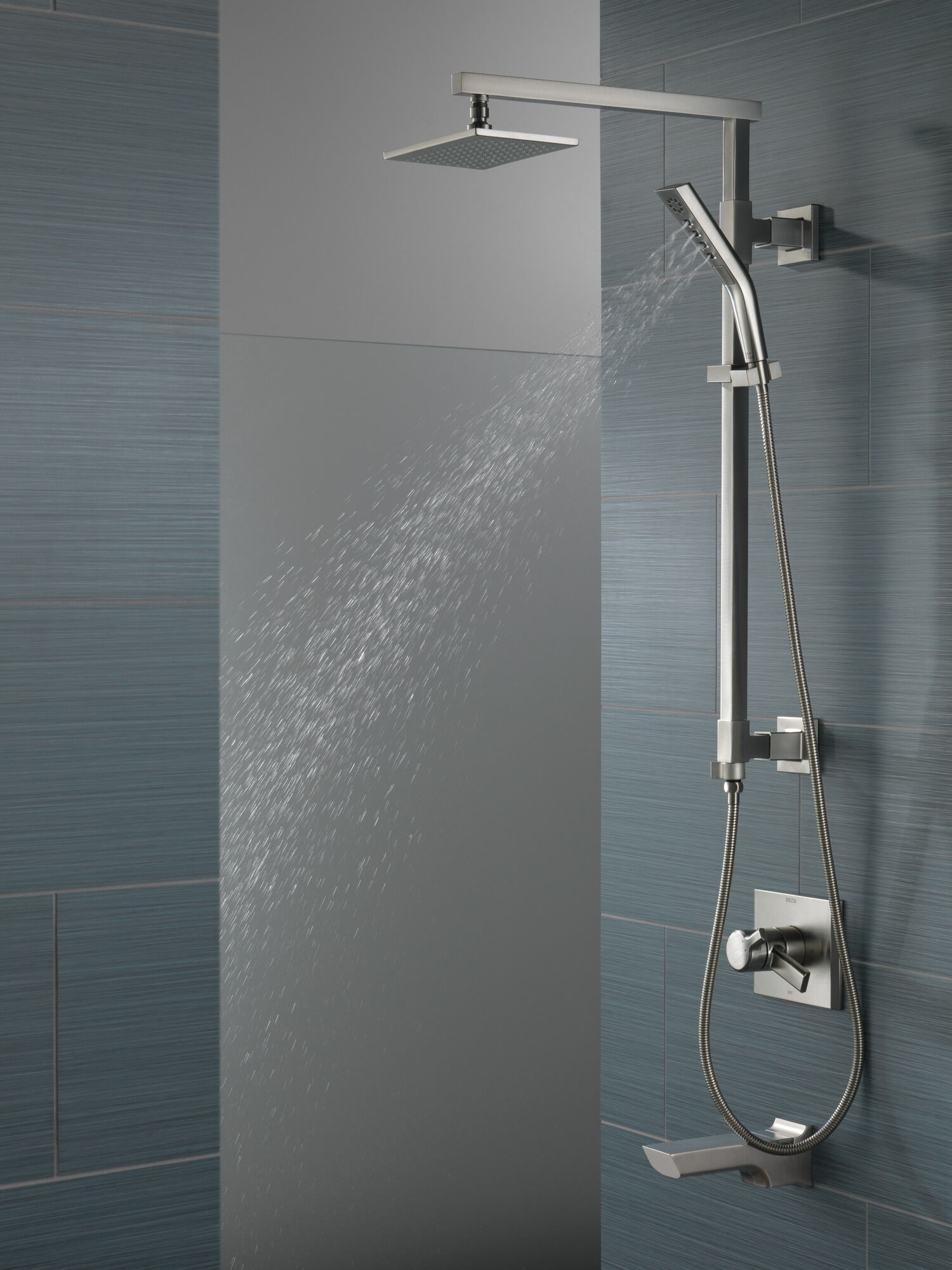 H2Okinetic® Ручной душ с 3 настройками Delta Faucet 59799-SS-PK - Вид №2