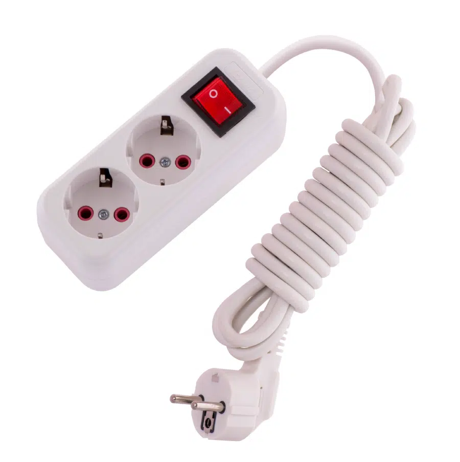 LILA Удлинитель с заземлением 2 входа, 3 метра с выключателем белый LEZARD 720-0203-202
