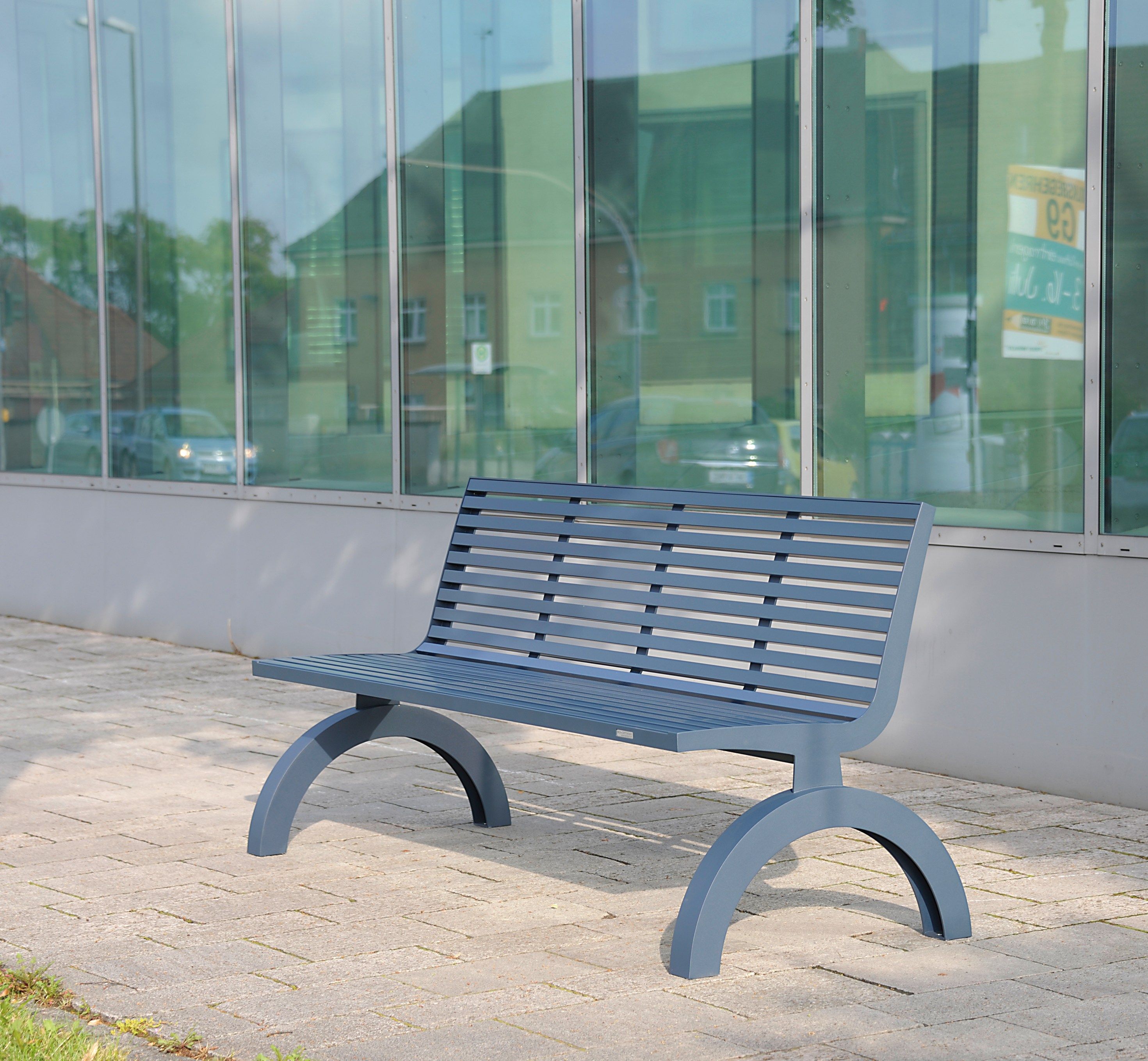 Скамейка из нержавеющей стали и ПЭТ со спинкой BENKERT BANKE Comfony ARCH-00007210