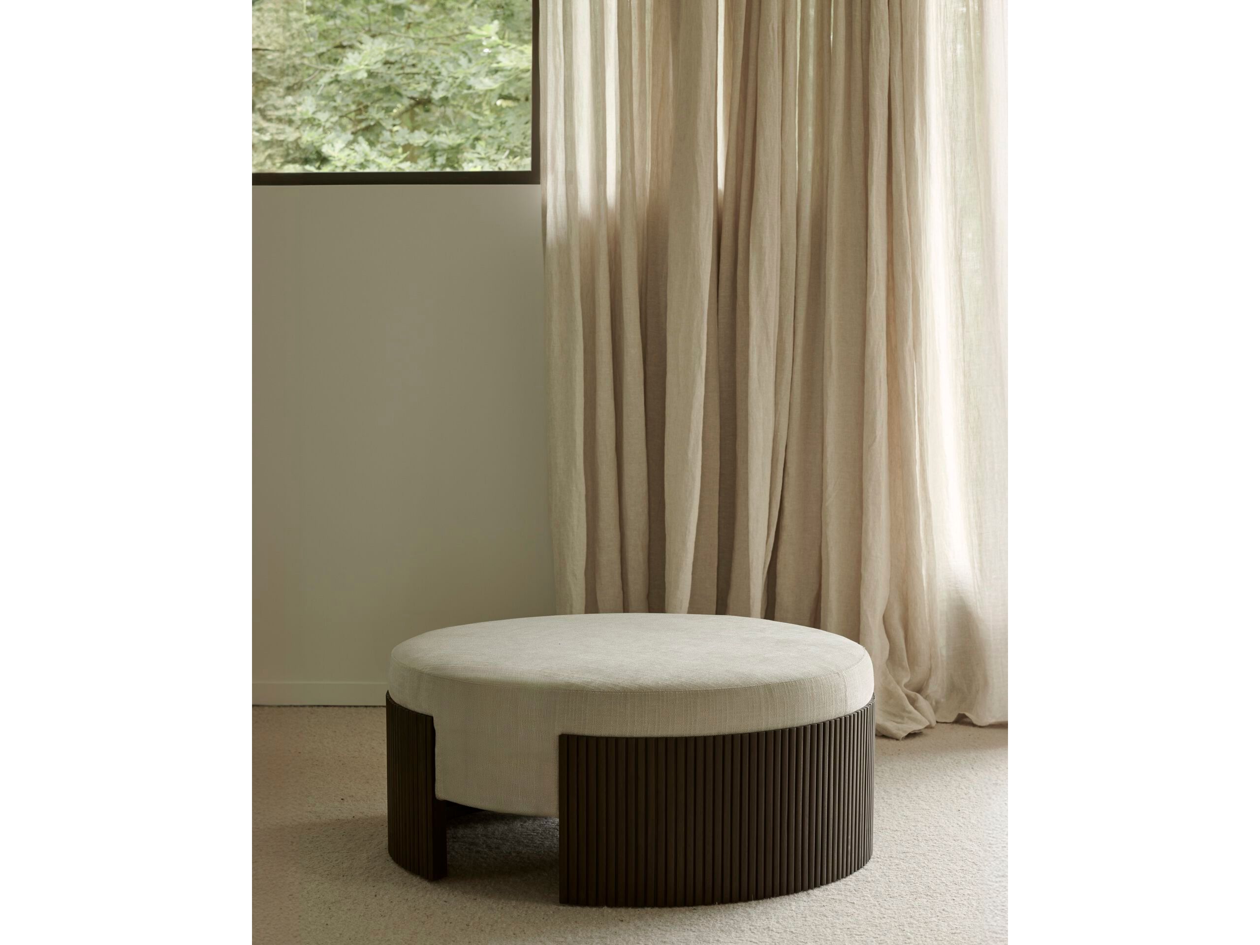 Круглый пуф из красного дерева Ethnicraft Roller Max ARCH-00152270 - Вид №3