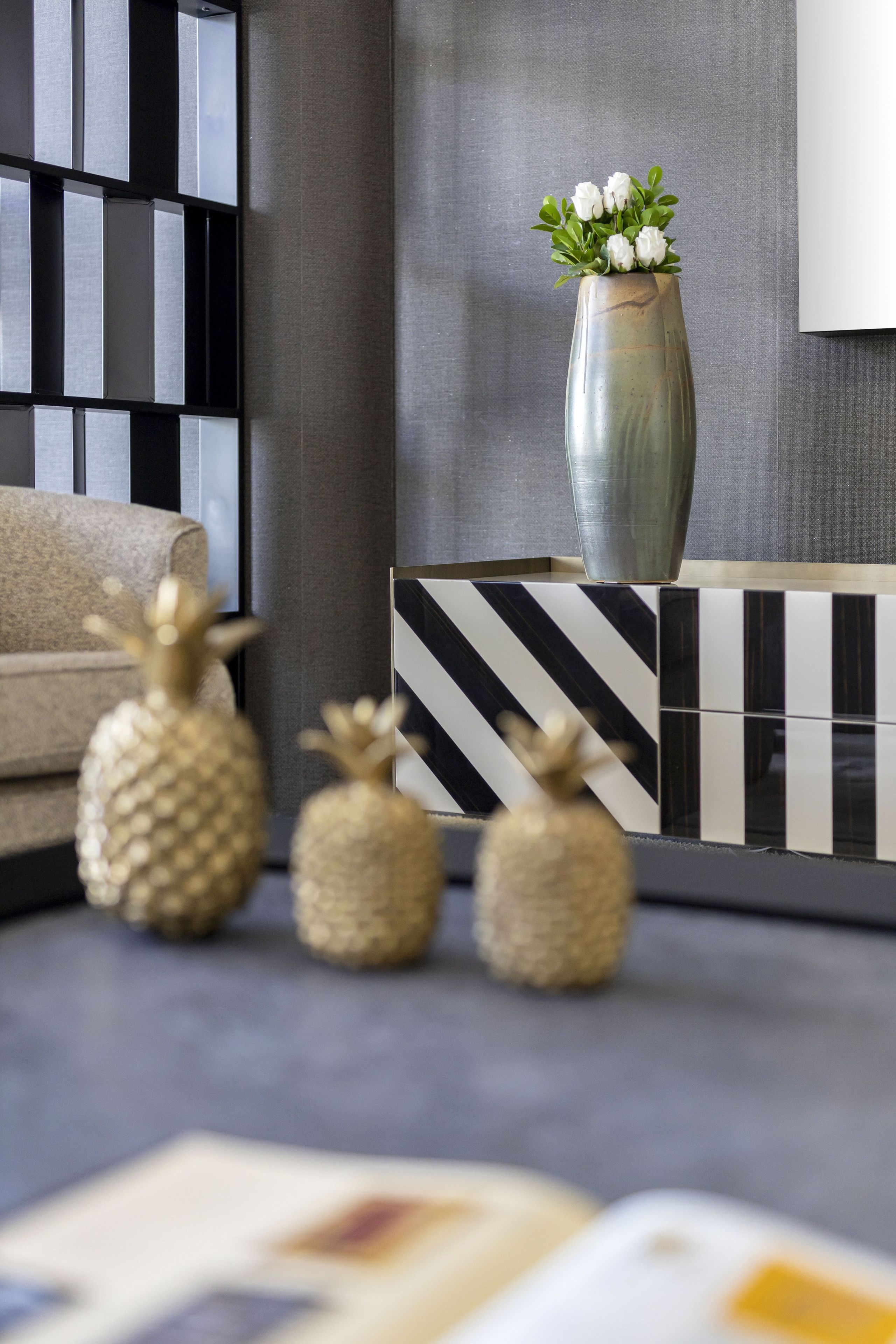 Деревянный шкаф для телевизора с распашными дверцами Stylish Club His &amp ARCH-00121988 - Вид №15