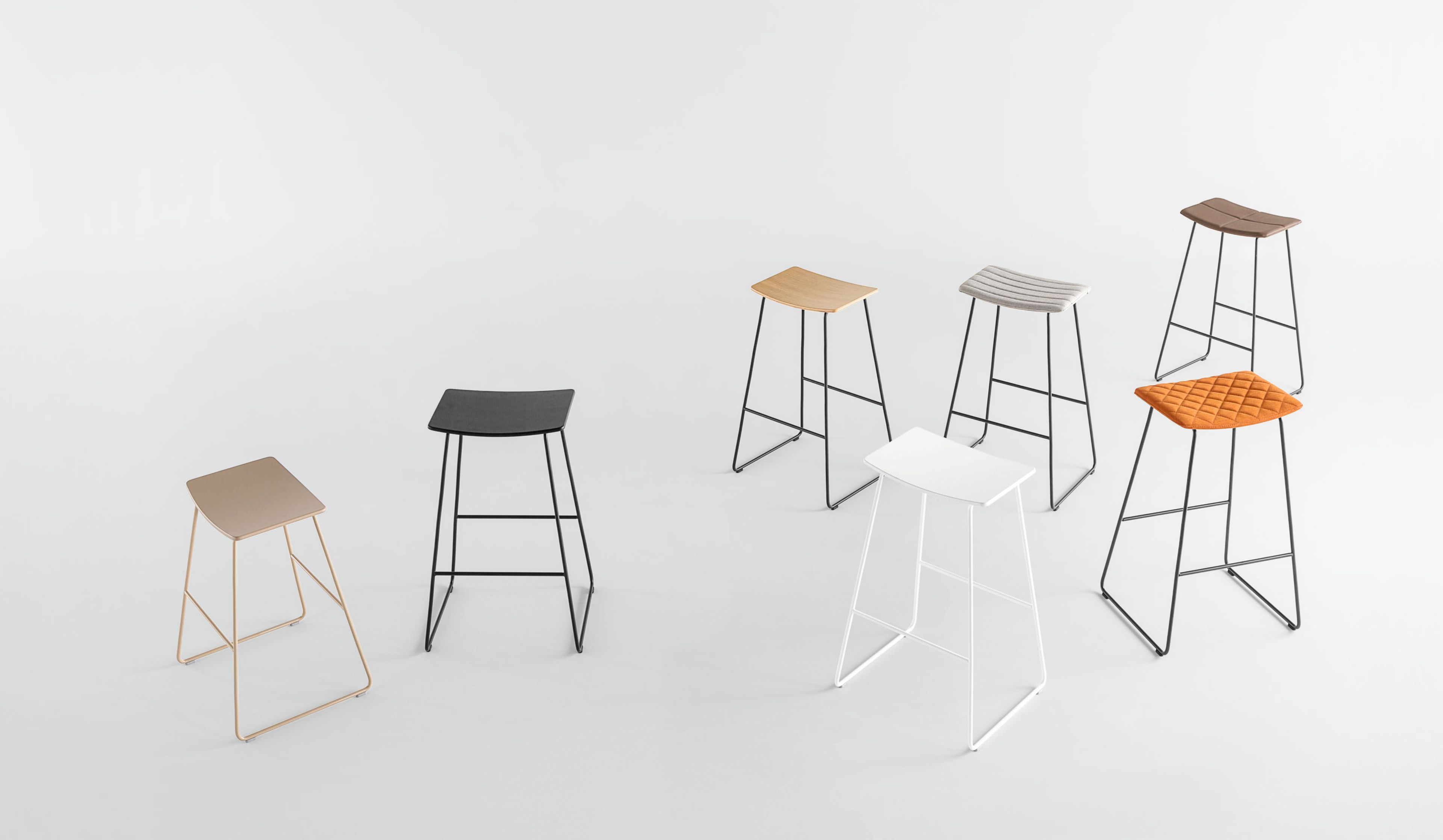 Высокий табурет из бука INCLASS Tao ARCH-00031928 - Вид №3