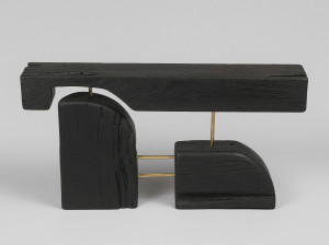 Низкий журнальный столик из дуба