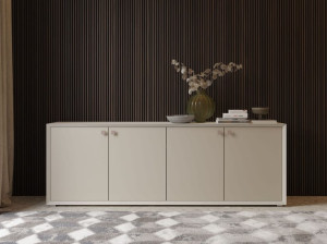 Шкаф с распашными дверями