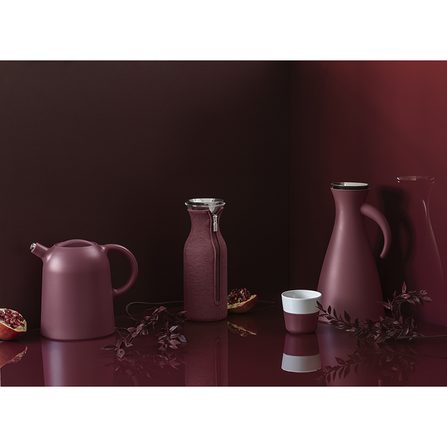 502825 Термокувшин vacuum 1 л высокий гранатовый Eva Solo  - Вид №1