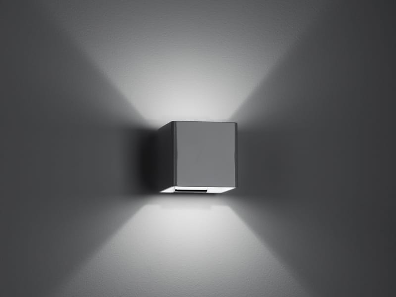 Металлический настенный светильник Fabbian ARCH-00126848