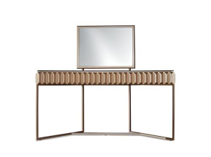 Туалетный столик с ящиками