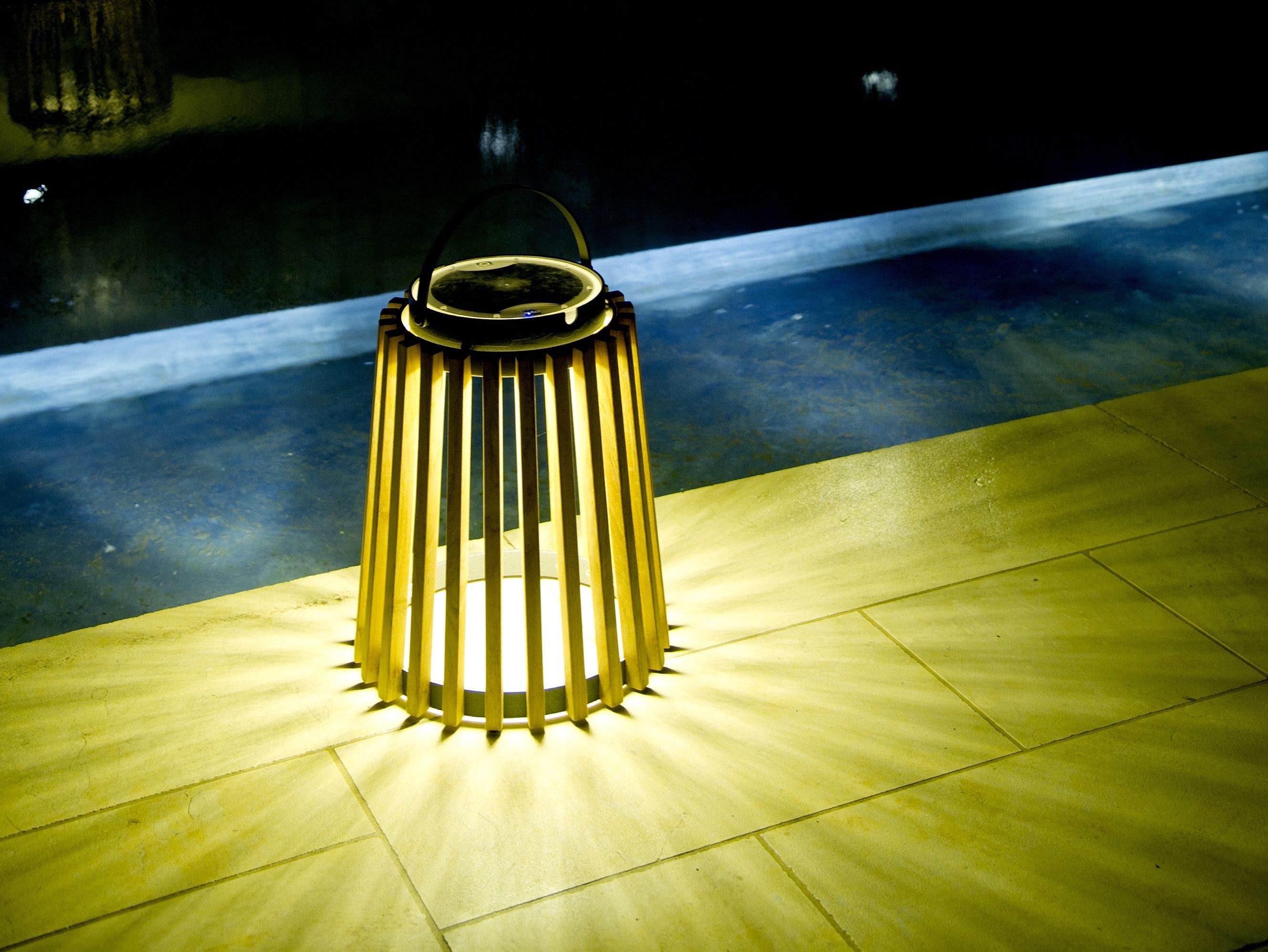 Фонарь на солнечной энергии из тикового дерева Unopiù Solare ARCH-00064043 - Вид №3