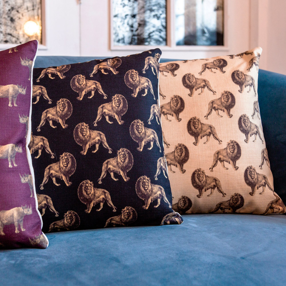 5115114 Интерьерная подушка «Группа львов в черном» Object Desire  - Вид №4