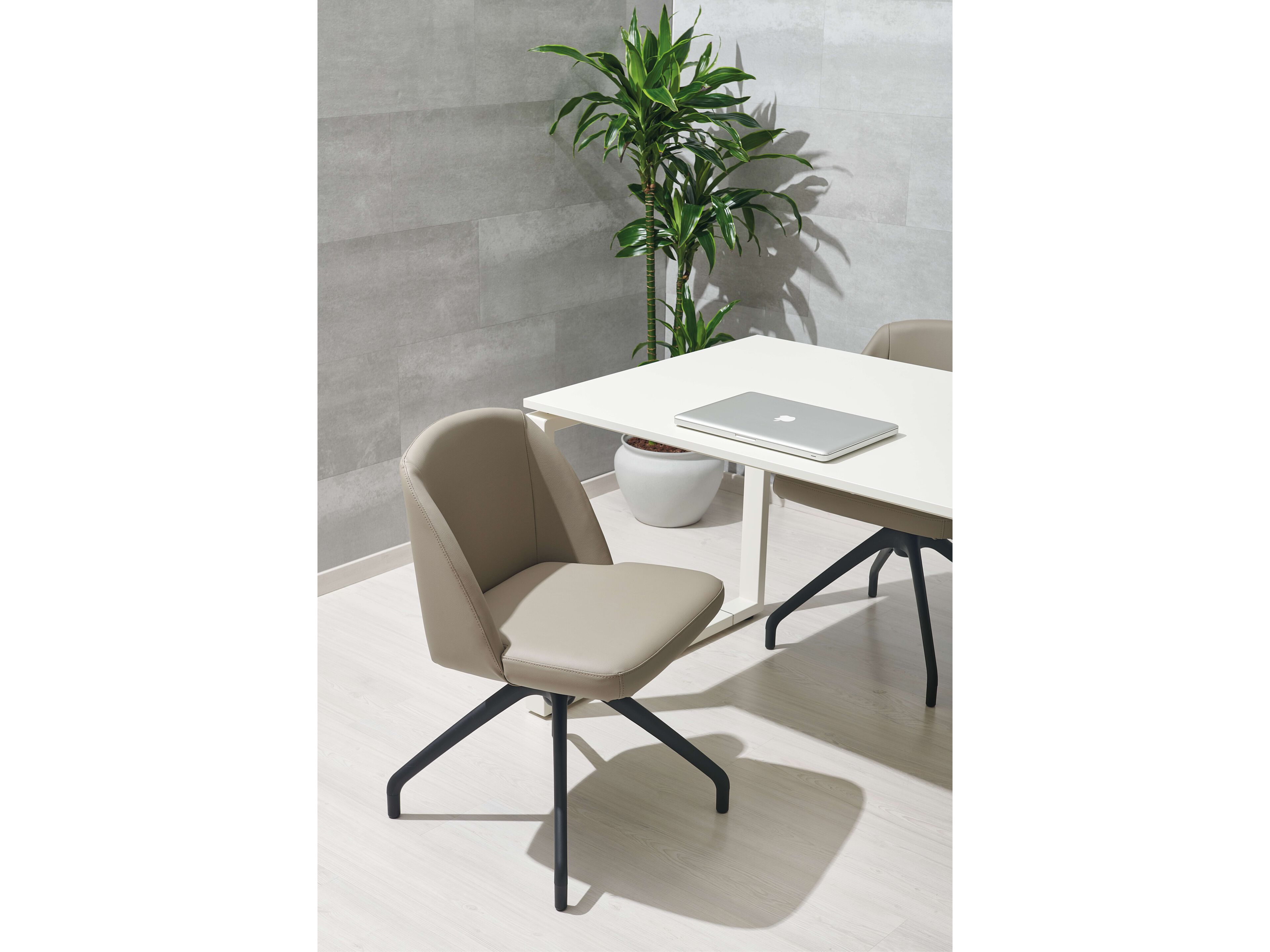 Мягкий поворотный стул на тканевом насесте AP Factor Austin ARCH-00012922