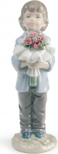10669053 LLADRO Фигурка Lladro "Все самое лучшее - для тебя (мальчик)" Фарфор
