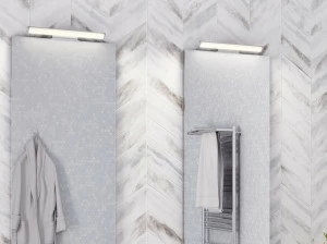 SPECCHI Прямоугольный точечный светильник для зеркала
Лампа для установки в верхней части зеркала.
Сертификация IP44 гарантирует защиту от водяных брызг и делает его пригодным для использования в ванной комнате. IBB1974 MX02