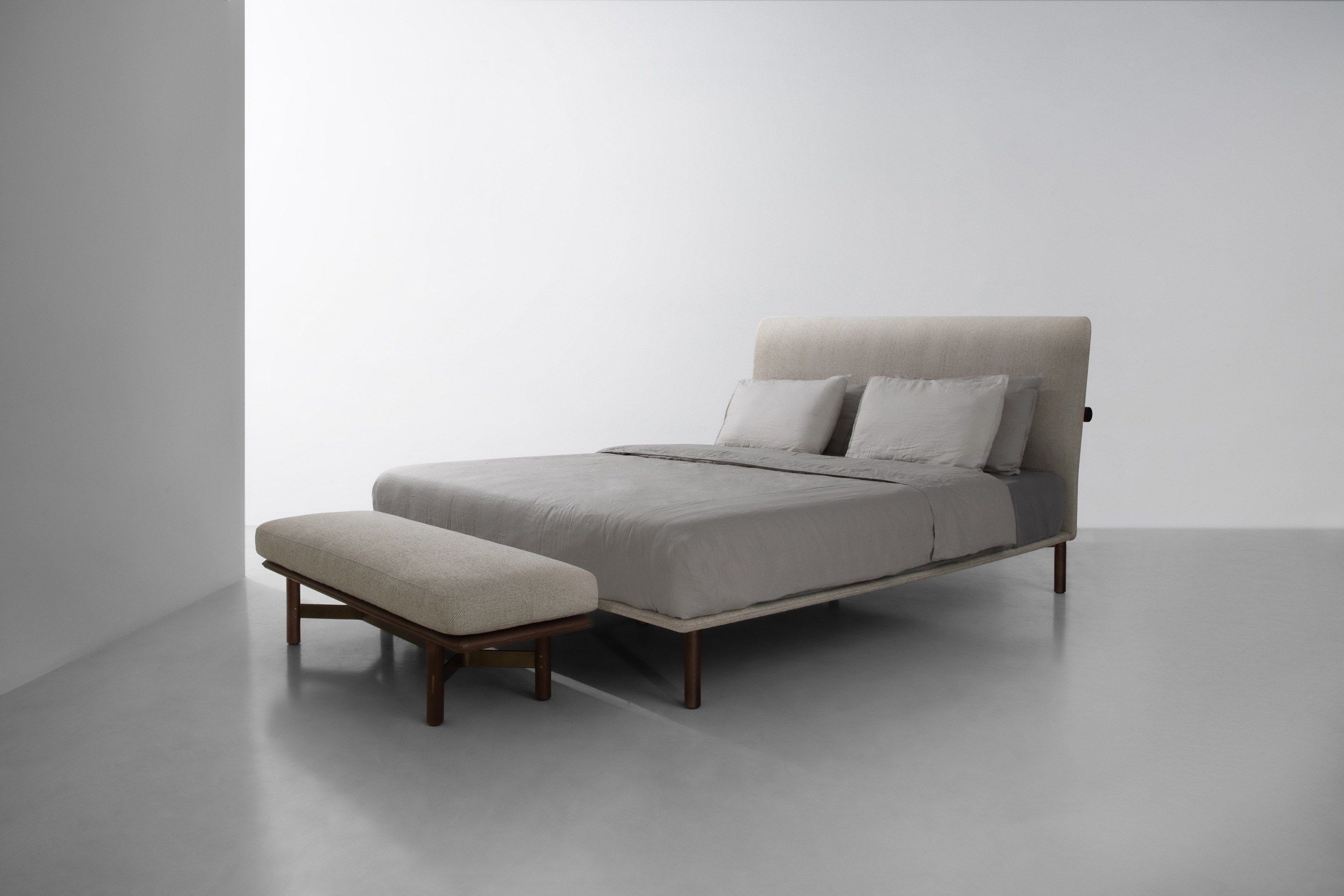 Мягкая кровать из ткани District Eight На ходулях ARCH-00041622 - Вид №3