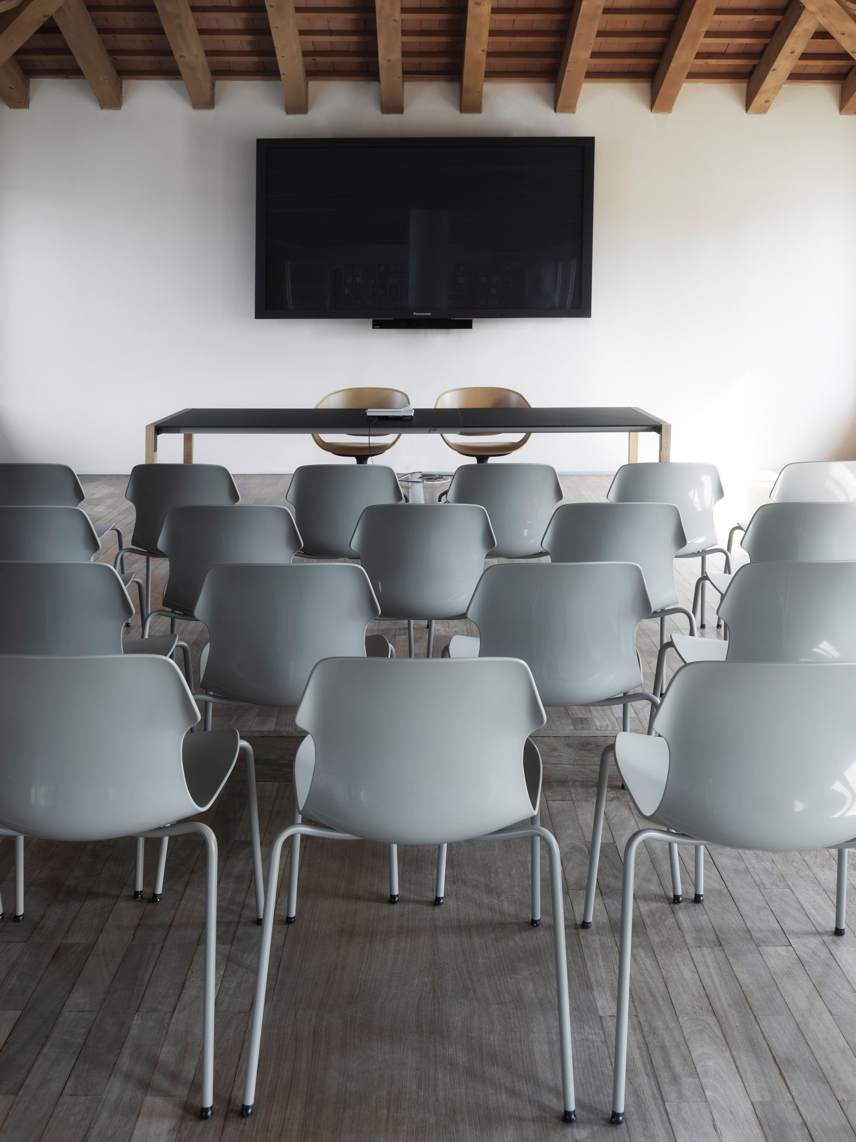 Штабелируемый стул из полипропилена с металлическими ножками Casamania & Horm стерео ARCH-00103595 - Вид №3