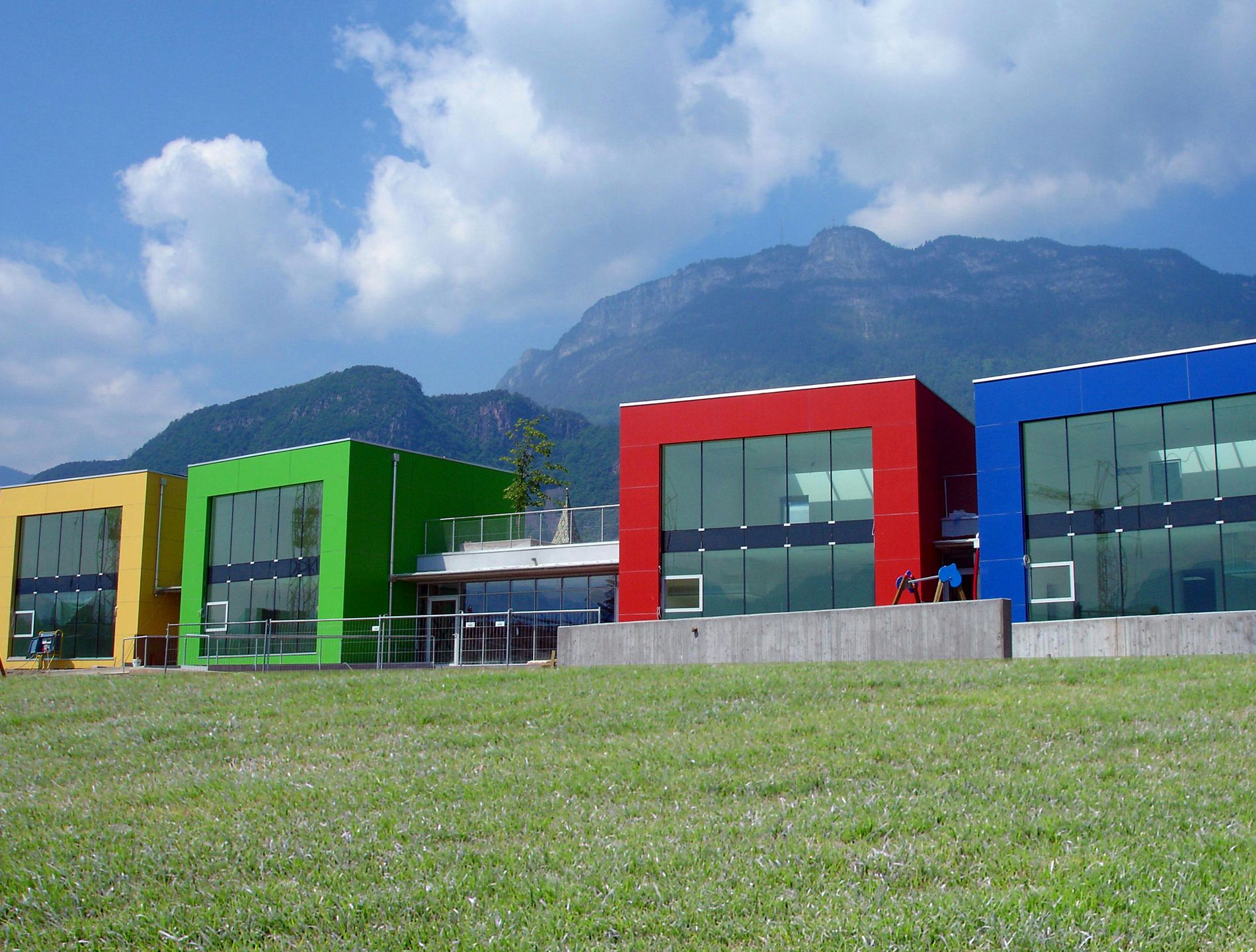 Фасадные и кровельные панели из армированного волокном бетона SWISSPEARL Swisspearl® ARCH-00046860 - Вид №31