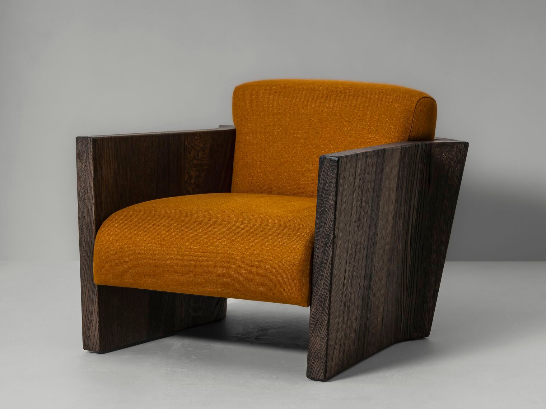 Кресло из массива дерева с подлокотниками Van Rossum Jak ARCH-00116747