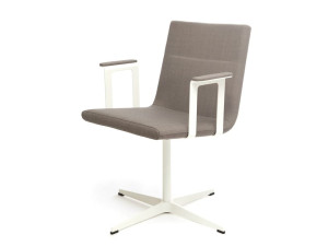 Кресло с подлокотниками