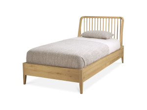 Односпальная дубовая кровать