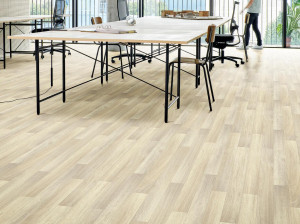 Нескользящий виниловый пол с эффектом дерева