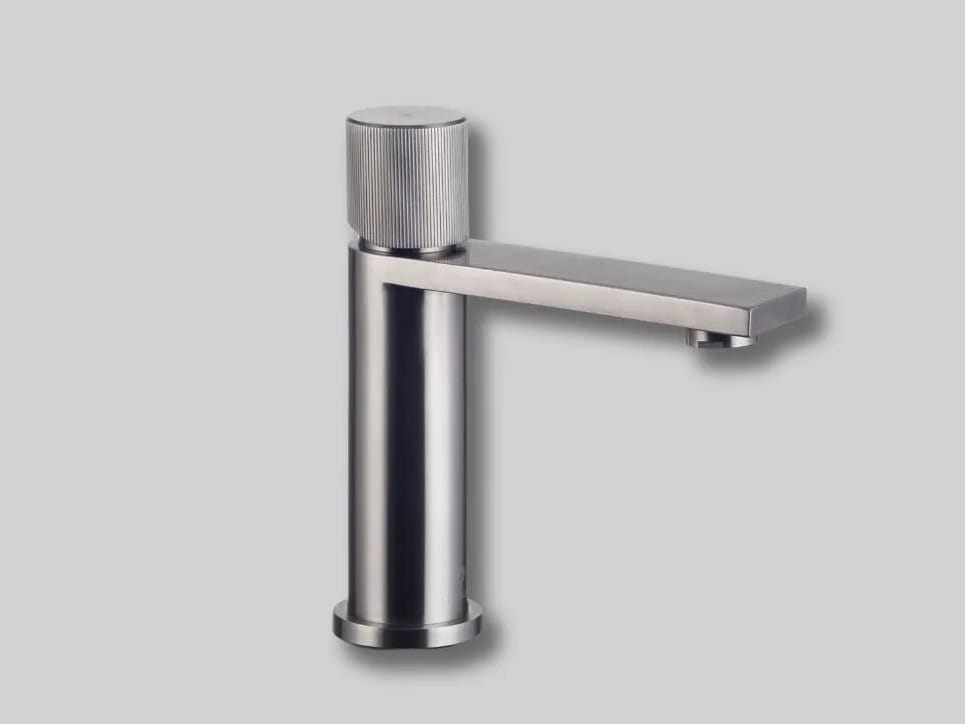 Однорычажный смеситель для раковины из нержавеющей стали Cropelli Alyssia ARCH-00005313