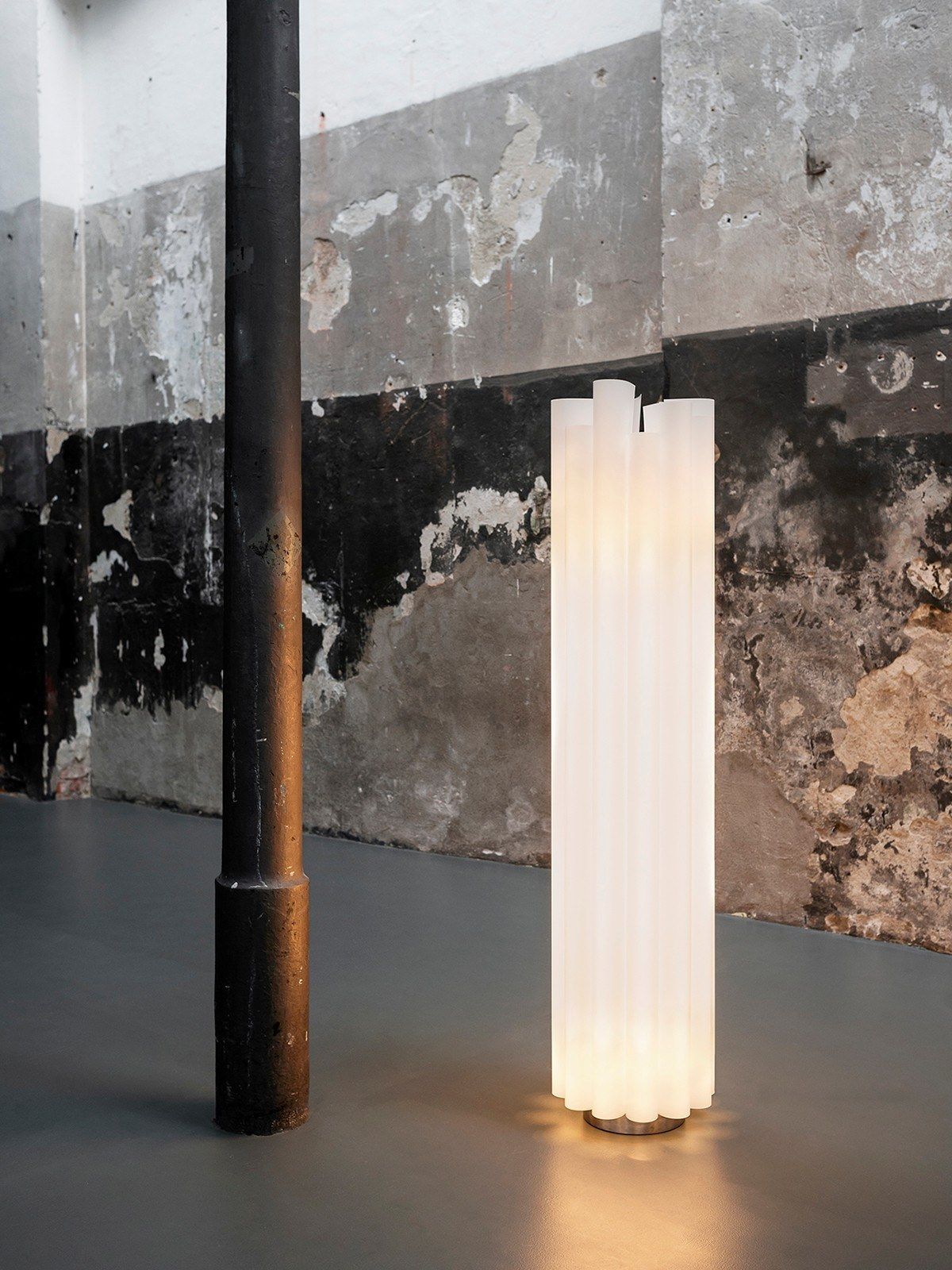 Торшер из поликарбоната Tacchini вертикальное гнездо ARCH-00088282 - Вид №1