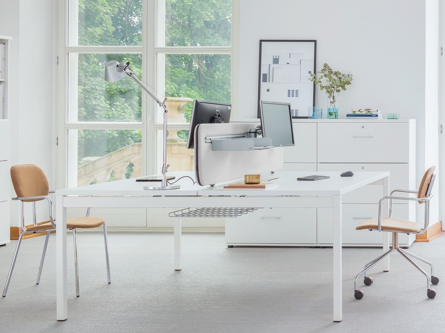 Множественный рабочий стол с звукопоглощающими перегородками MDD Ogi ARCH-00037311