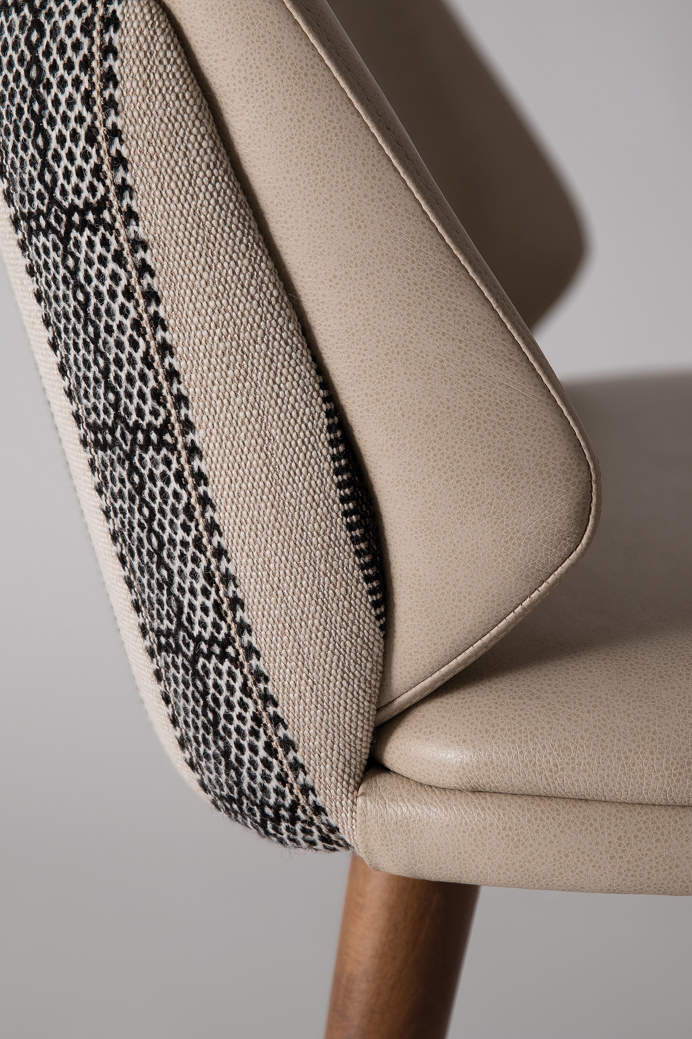 Кресло с подлокотниками Tirolo Meg ARCH-00138958 - Вид №7