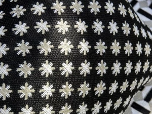 Élitis Моющаяся антибактериальная ткань с цветочными мотивами Farniente