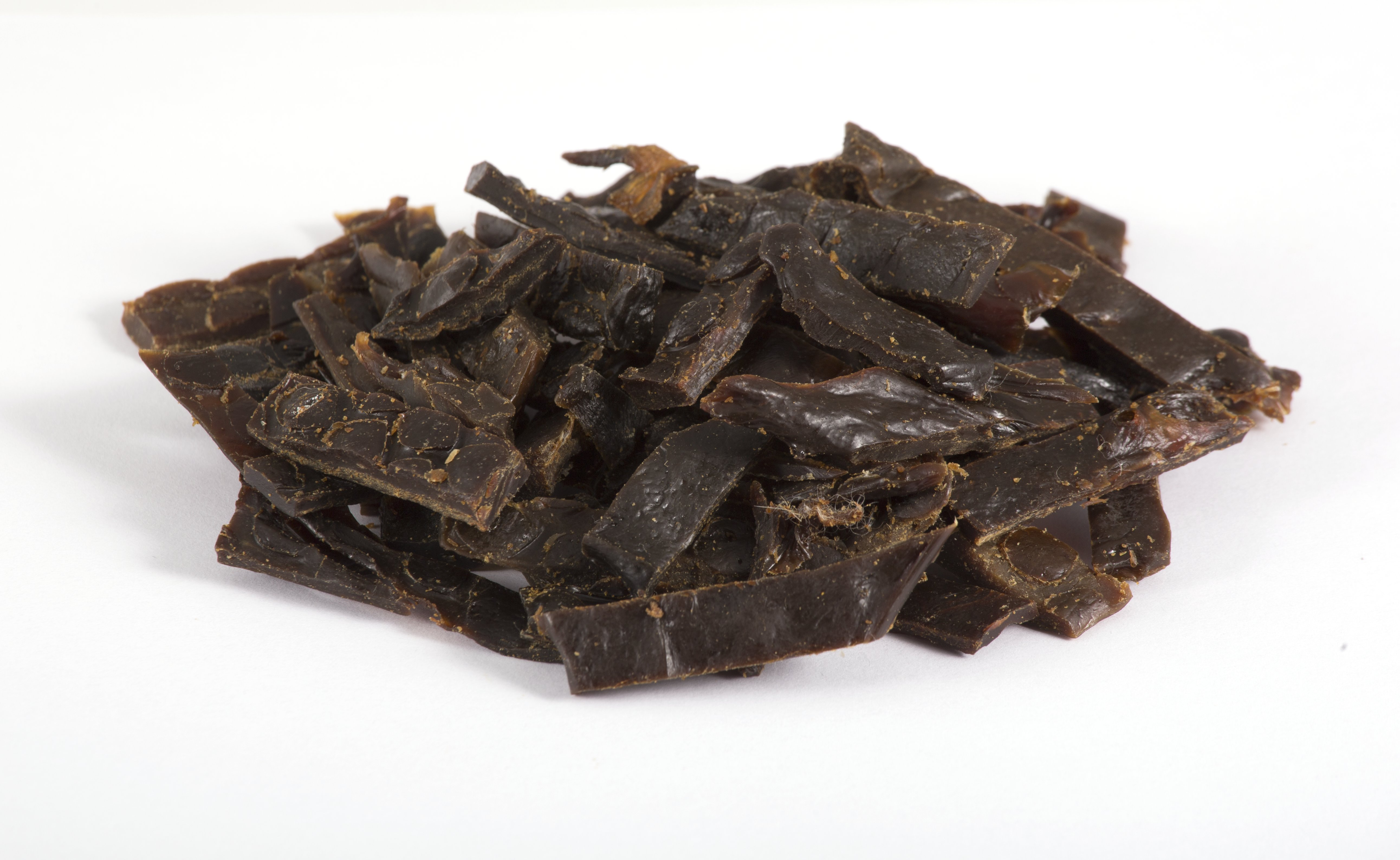 ПР0035379 Лакомство для кошек Вяленые Кусочки из говяжьего сердца 50г TITBIT  - Вид №1