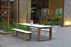 Прямоугольный садовый стол из тикового дерева