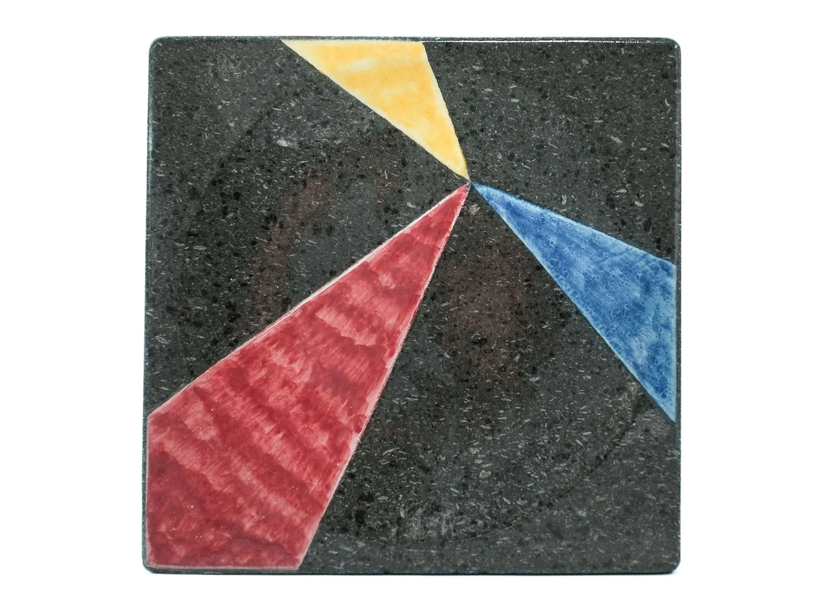 Scavatasche / квадратный центральный элемент из лавового камня Etnea Cuorelavico Prisma ARCH-00030905