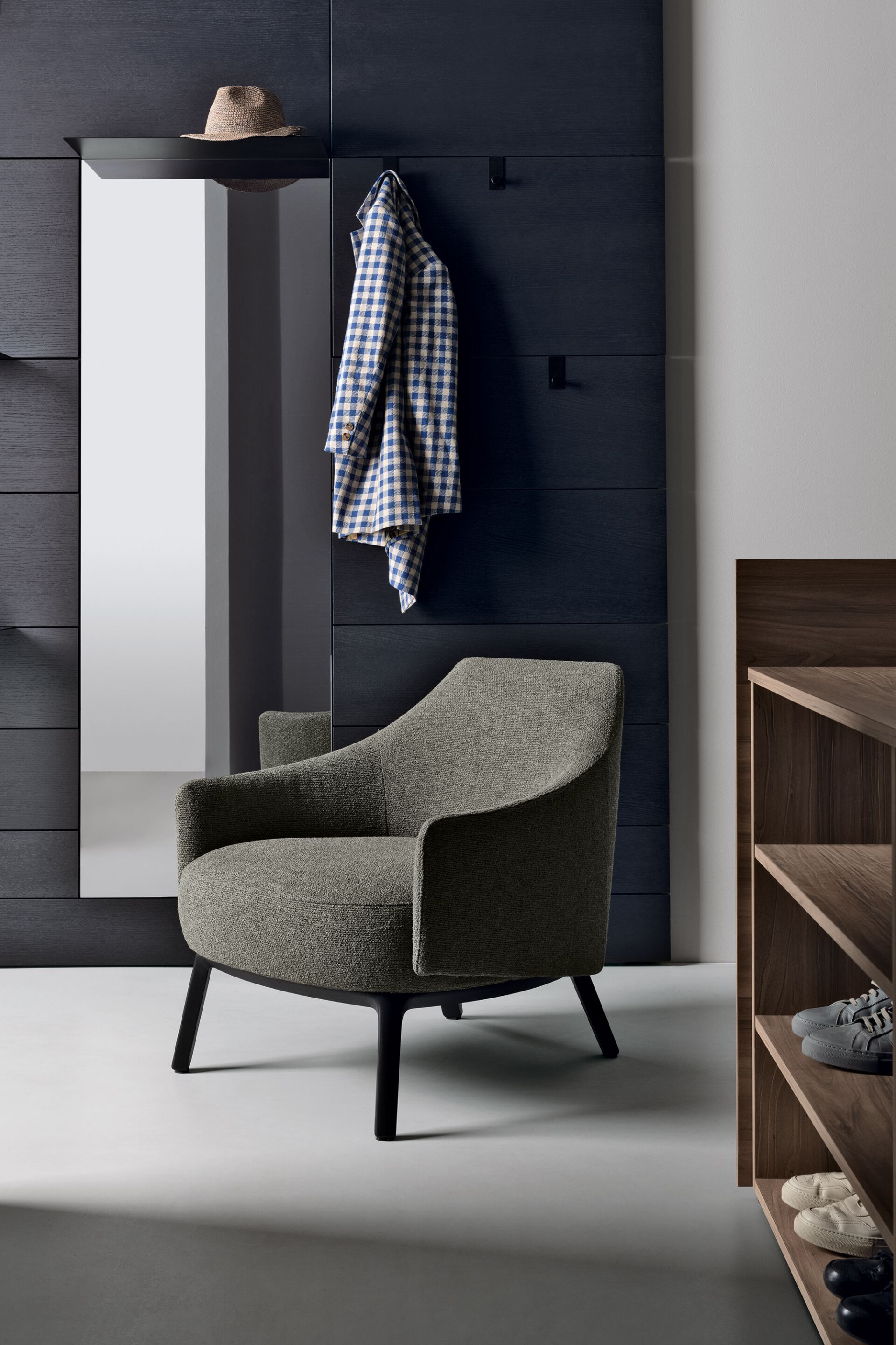 Кожаное кресло с подлокотниками Kristalia Bela ARCH-00074270 - Вид №1