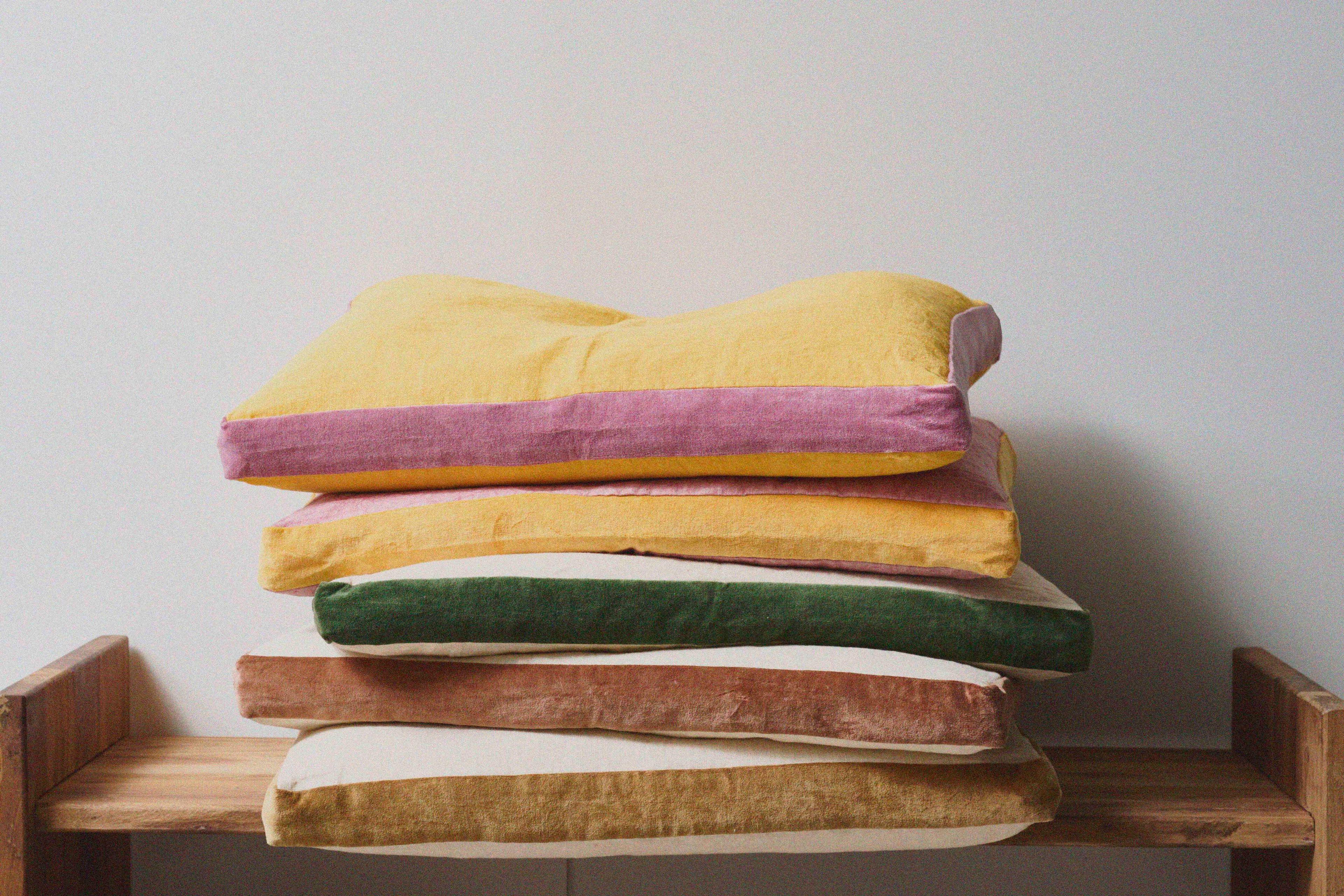 Льняная прямоугольная однотонная подушка POMAX BORDERS ARCH-00106515 - Вид №48