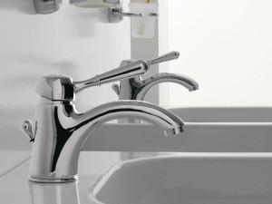 Однорычажный смеситель для раковины с одним отверстием