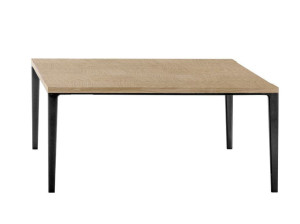 Квадратный деревянный обеденный стол