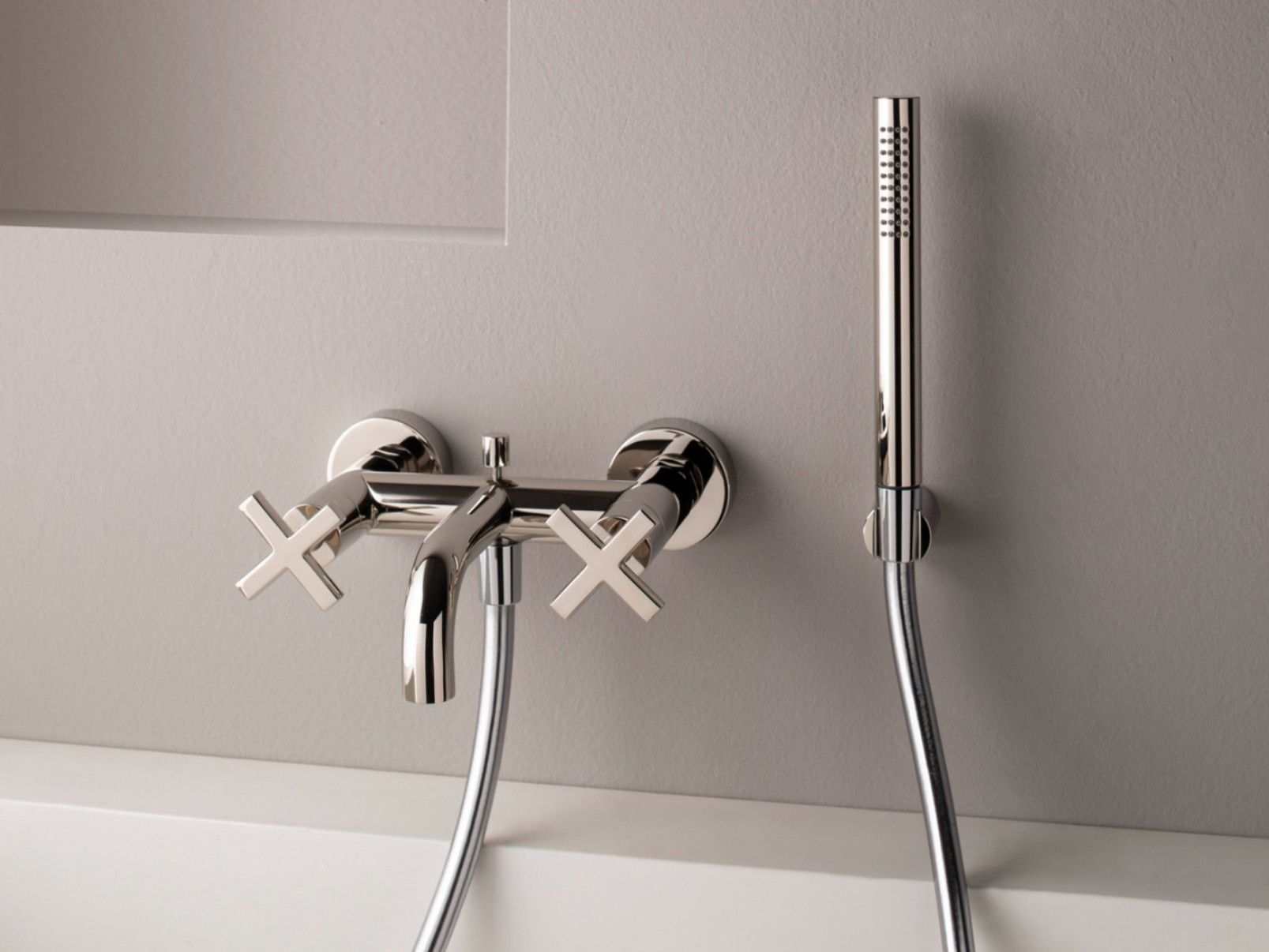 Латунная наружная настенная ванна с ручным душем Rubinetterie Treemme ARCH-00052067 - Вид №1