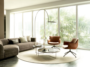 Кожаное вращающееся кресло