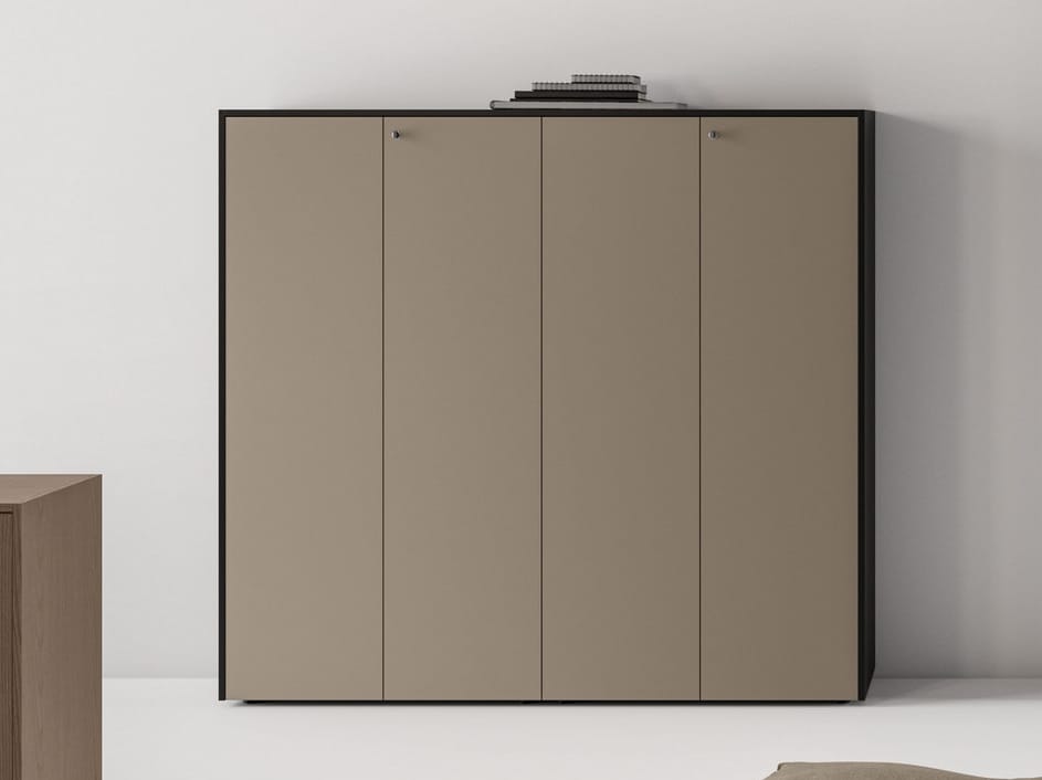 Деревянный офисный шкаф с распашными дверями и замком About Office Hype ARCH-00141527 - Вид №1