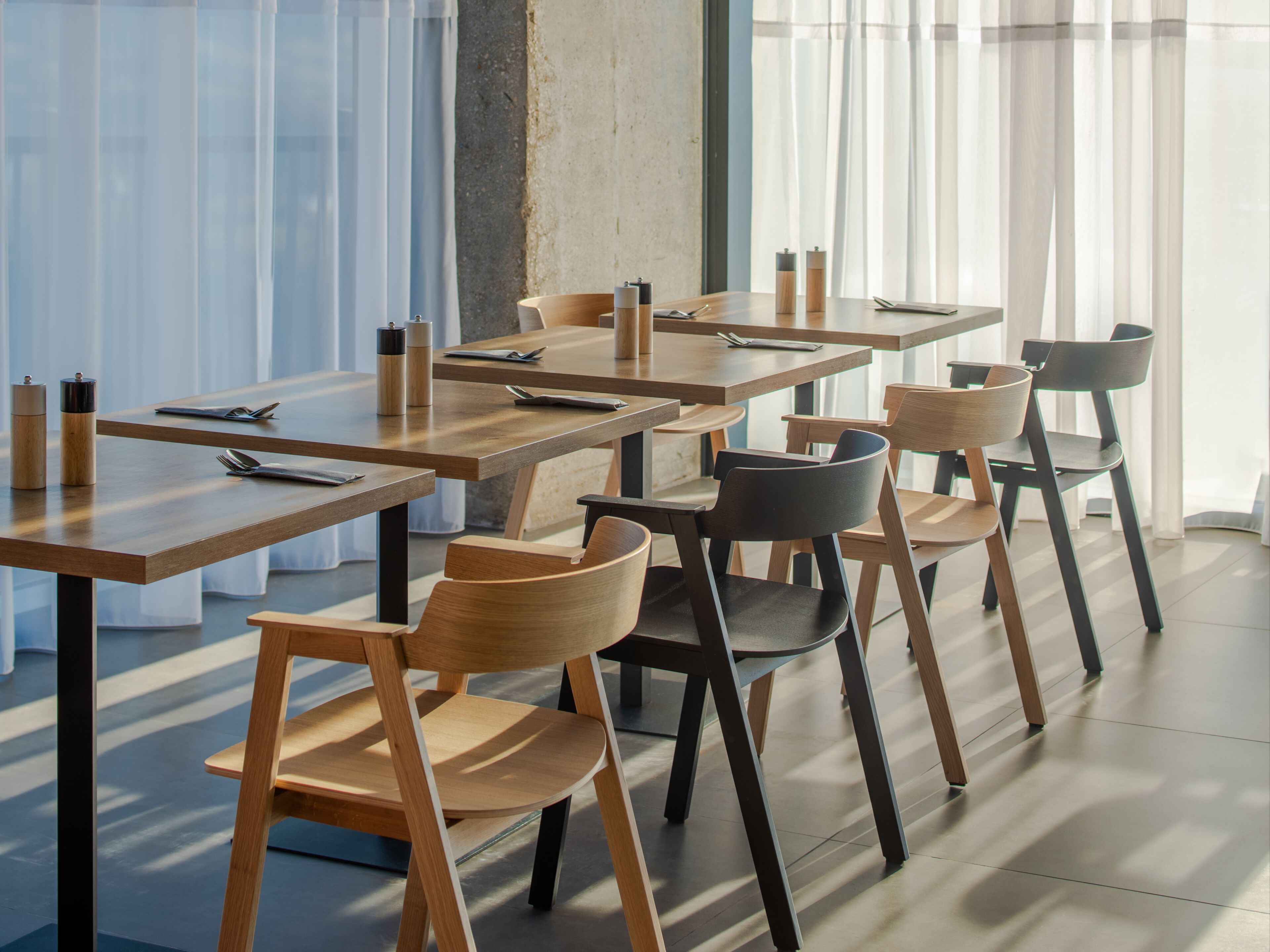 Дубовый стул с подлокотниками Gazzda FLIP ARCH-00129100 - Вид №4