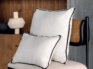 Льняная однотонная подушка